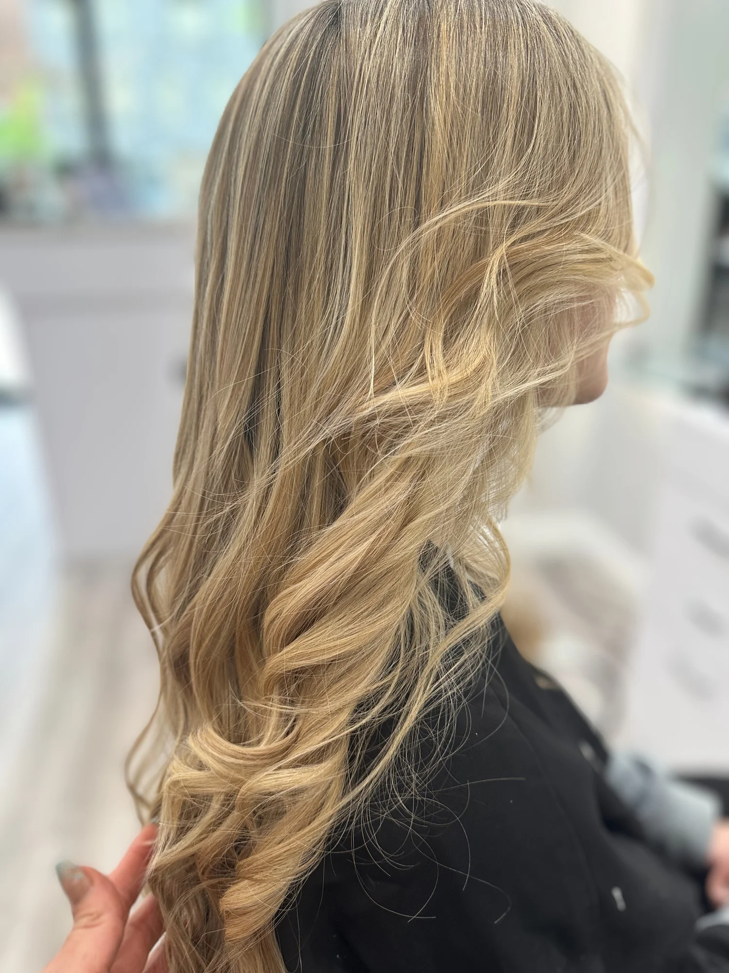 Fabi Hair and Makeup – Professional hairstyling & makeup for any occasion! Specializing in blowouts, haircuts, balayage, highlights, Mega Hair, and keratin treatments (with or without formaldehyde). Service in New York